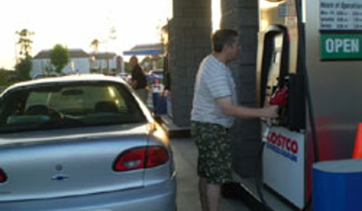 อึ้ง! เตือนภัยปั๊มขี้โกง เติมน้ำมันไม่เต็มลิตร