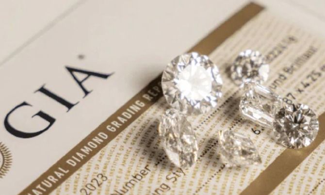 รู้ไว้ดีกว่า! "ใบเซอร์เพชร" แท้จริงรับรองอะไร ของไทยต่างจาก GIA? หลังข่าวฉาววงการอัญมณี