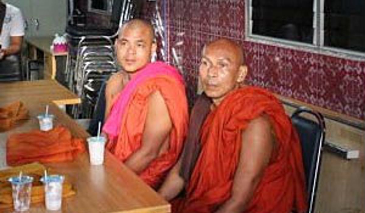 ทหารบุกช่วยสาวพม่าถูกลวงค้ากาม เจอพระ 2 รูป