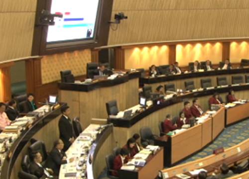 อัญชลีติงรัฐผลาญงบสร้างรถไฟเหนือไม่คุ้มทุน