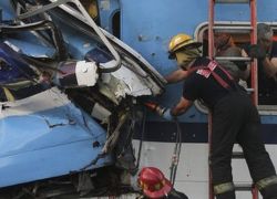 รถไฟชนกันก่อนถึงสถานีอาร์เจนตินาดับ1ศพ