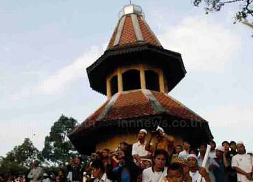 มัสยิดยะลาเตรียมรับรอมฎอนมุสลิมรอดูดวงจันทร์