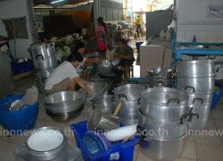 โรงเจล้างถ้วมชามเตรียมเลี้ยงอาหารเจ
