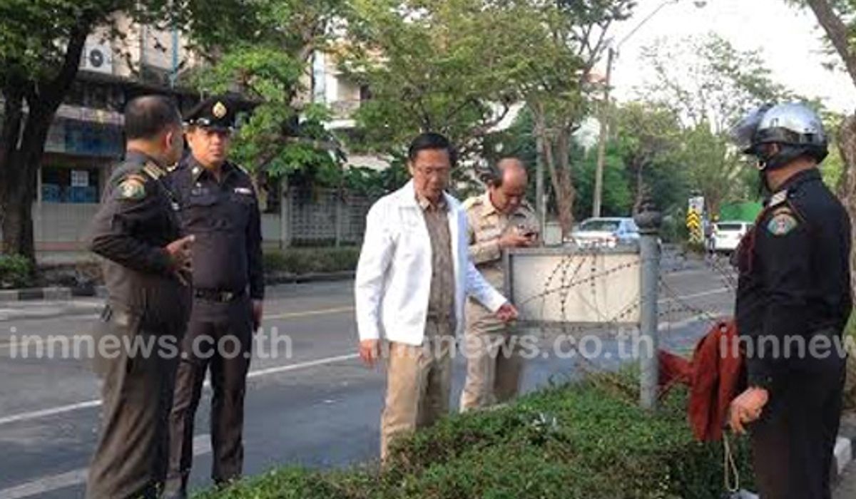 ผอ.เขตดุสิตตรวจแยกพล.1เก็บขยะหลังม็อบบุกวันนี้