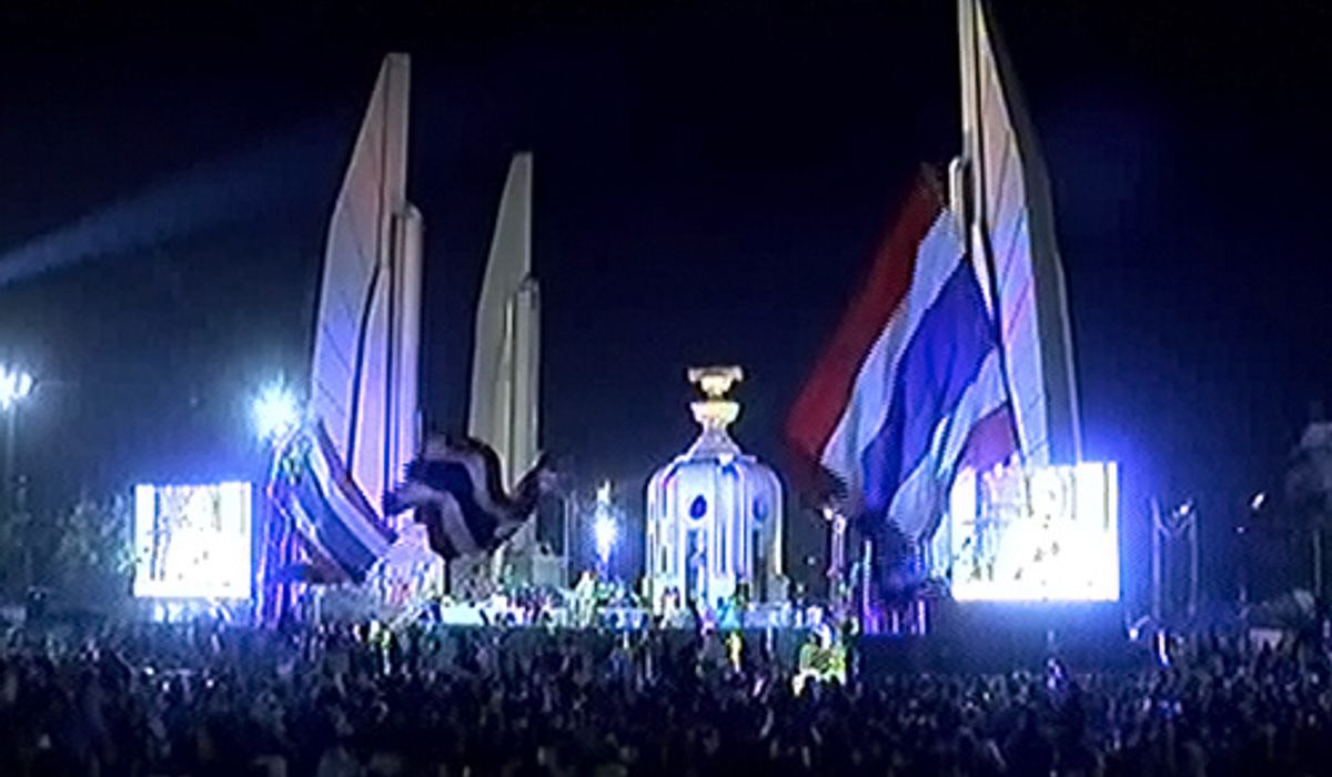 กปปส.คึกคักมวลชนรอฟังสุเทพปราศรัย