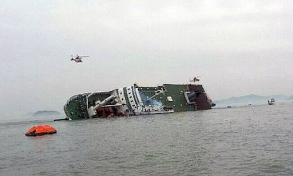 เรือเฟอร์รี่เกาหลีใต้จม ผู้โดยสารหนีตายวุ่น