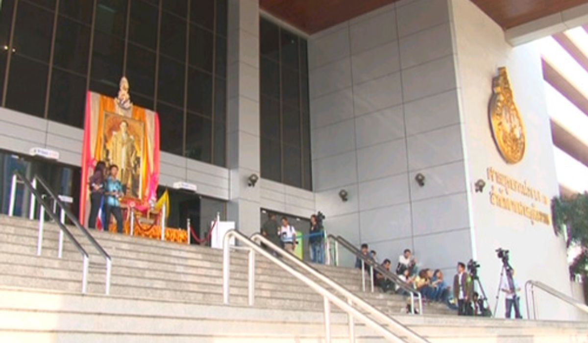 ศาลพิพากษาเอ็ม แรมบ้า ยิงถล่มสน.พญาไท