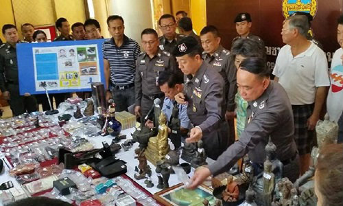 รวบ "เผือก คาเมล" ใช้รถหรูงัดตู้เซฟหมู่บ้านคนรวย-ยิงเจ้าของบ้าน เจ็บสาหัสของกลางอื้อ!