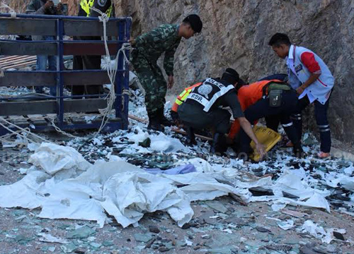 รถ10ล้อลงเขาตากเบรกแตกดับ2เจ็บ4ราย