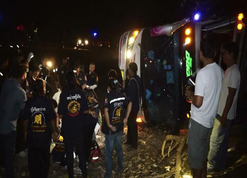 บัสคณะครูอุบลคว่ำที่โค้งร้อยศพบุรีรัมย์เจ็บ40