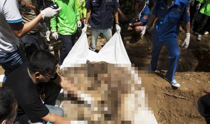 จนท.มาเลย์ลงขุด139หลุมศพใกล้ชายแดนไทย