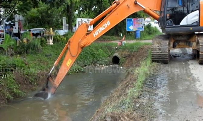พลับพลานารายณ์เร่งลอกคลองรับน้ำฝน