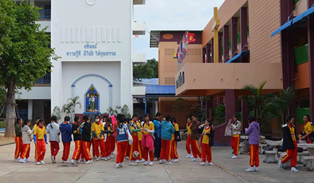 กาฬสินธุ์ครู-นร.ใส่กางเกงขายาวไปร.ร.ได้