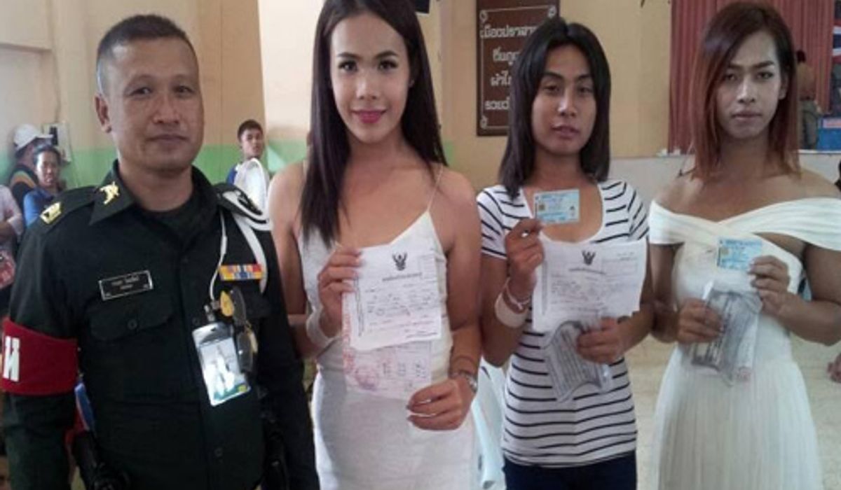 บุรีรัมย์คัดเลือกทหารวันแรกสาวประเภท2คึก