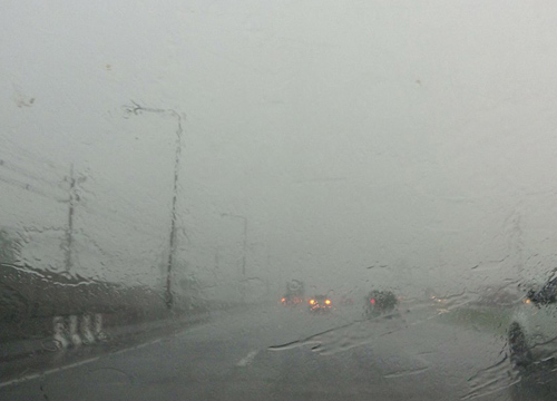 อุตุฯพยากรณ์เย็นทั่วไทยมีฝนตกต่อเนื่องกทม.80%
