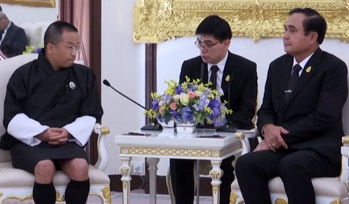 นายกฯต้อนรับทูตภูฏาน-ซาบซึ้งจัดแสดงความอาลัยร.9