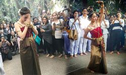 คนแห่ถ่ายรูป "แต้ว ณฐพร"  เยือนคำชะโนด ในชุดเจ้าแม่นาคี