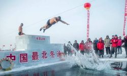 กล้าท้าความหนาว! จีนจัดแข่งว่ายน้ำฤดูหนาว อุณหภูมิติดลบ 30 องศา