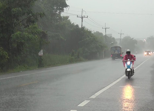 อุตุฯเผยใต้ยังมีฝนหนักบางแห่งคลื่นลมแรงกทม.เย็น