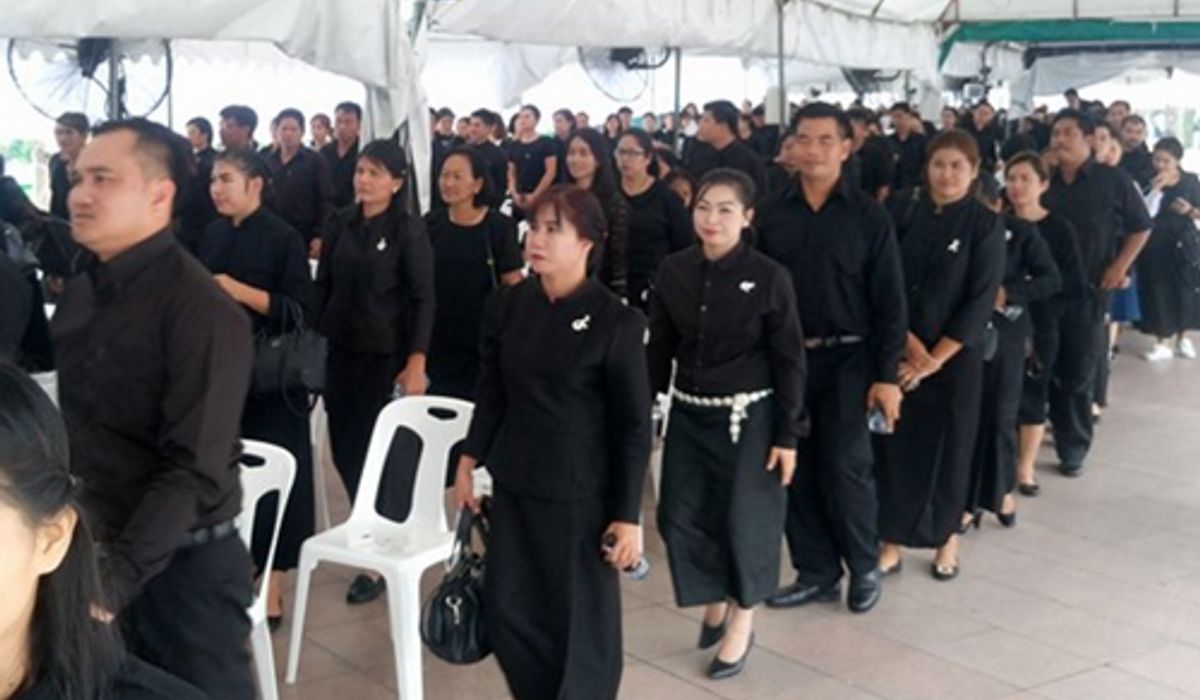 ปชช.จากบุรีรัมย์ ,กาญจนบุรี,กระบี่กราบพระบรมศพ