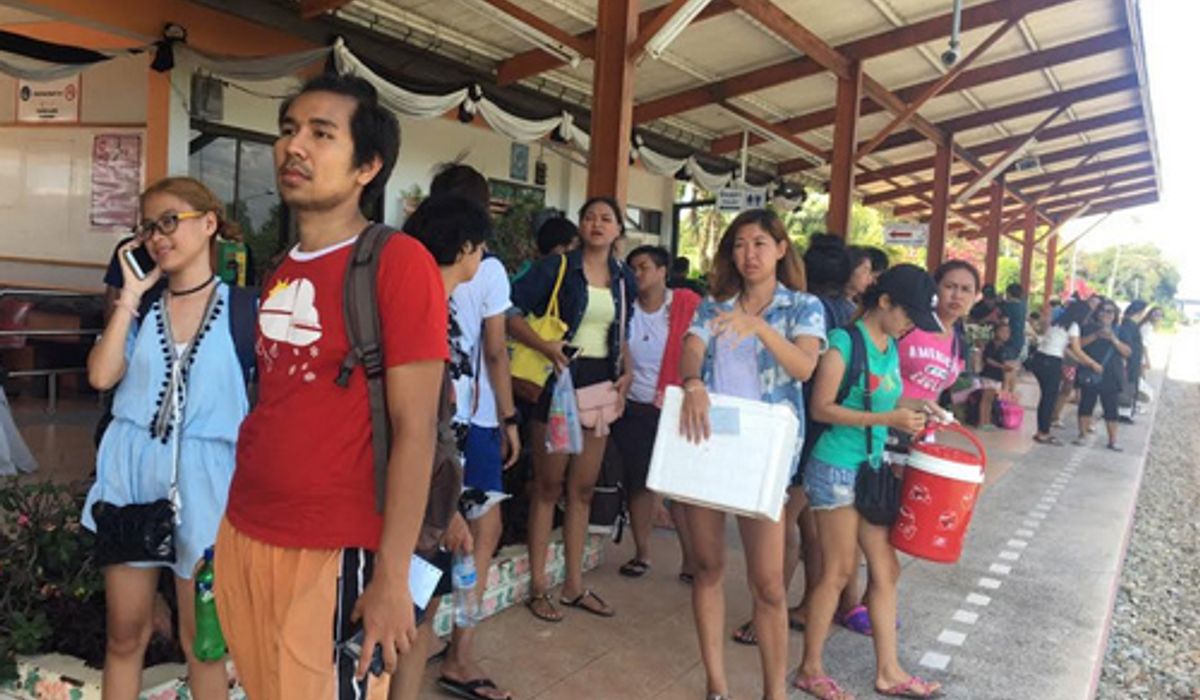สถานีรถไฟพัทยาคึกปชช.เริ่มทยอยเดินทาง