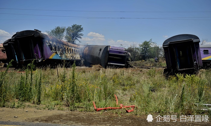 รถไฟโดยสารชนรถบรรทุกไฟลุกท่วมที่แอฟริกาใต้ ตาย 18 เจ็บอีกอื้อ