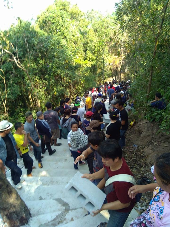 พระสร้างบันได วัดเขาตะแบก