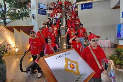 เสื้อแดง11