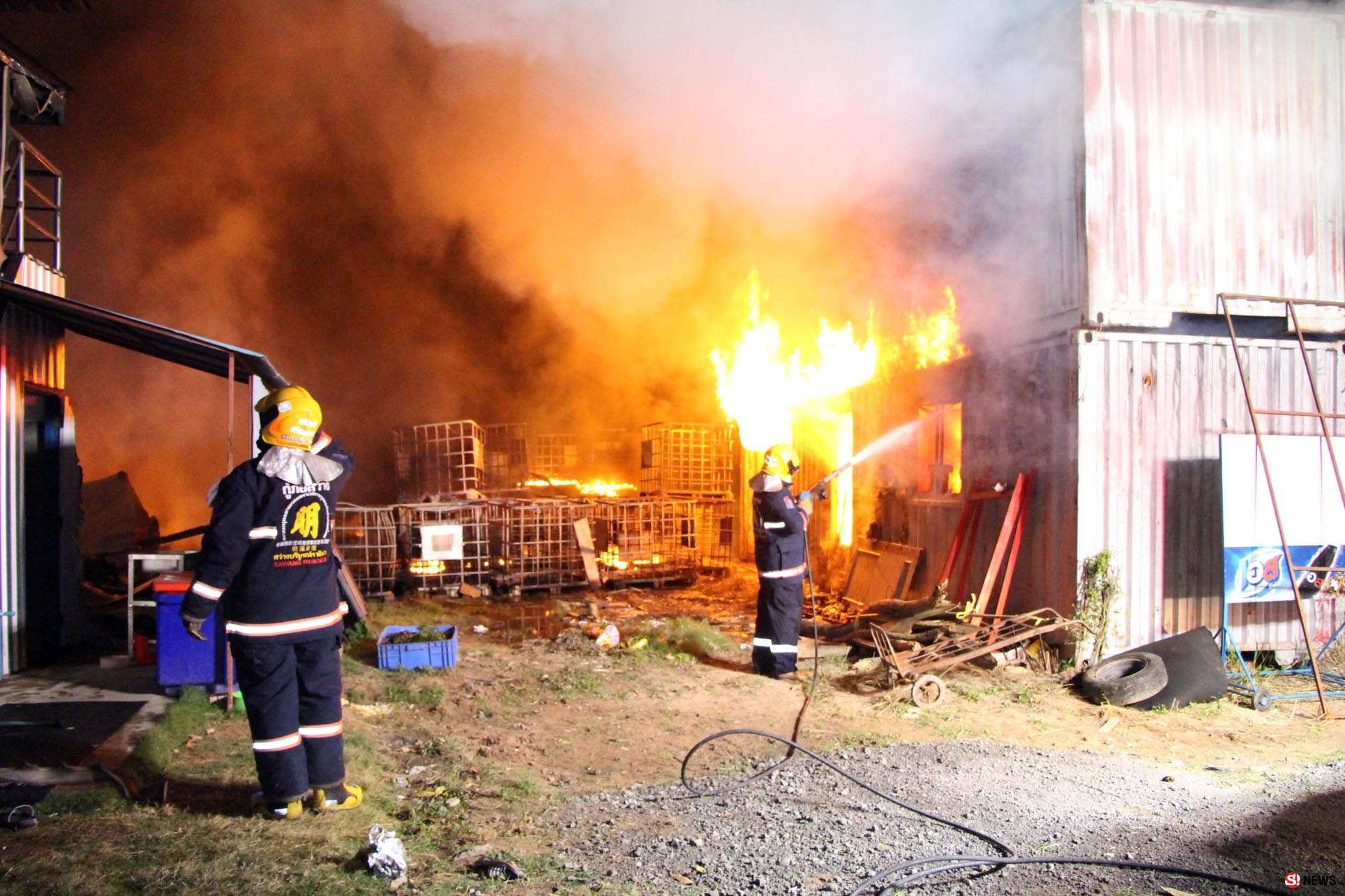 ระทึก เพลิงไหม้โกดังเก็บสินค้ามือสองวอด มูลค่าความเสียหายเฉียด 2 ล้าน
