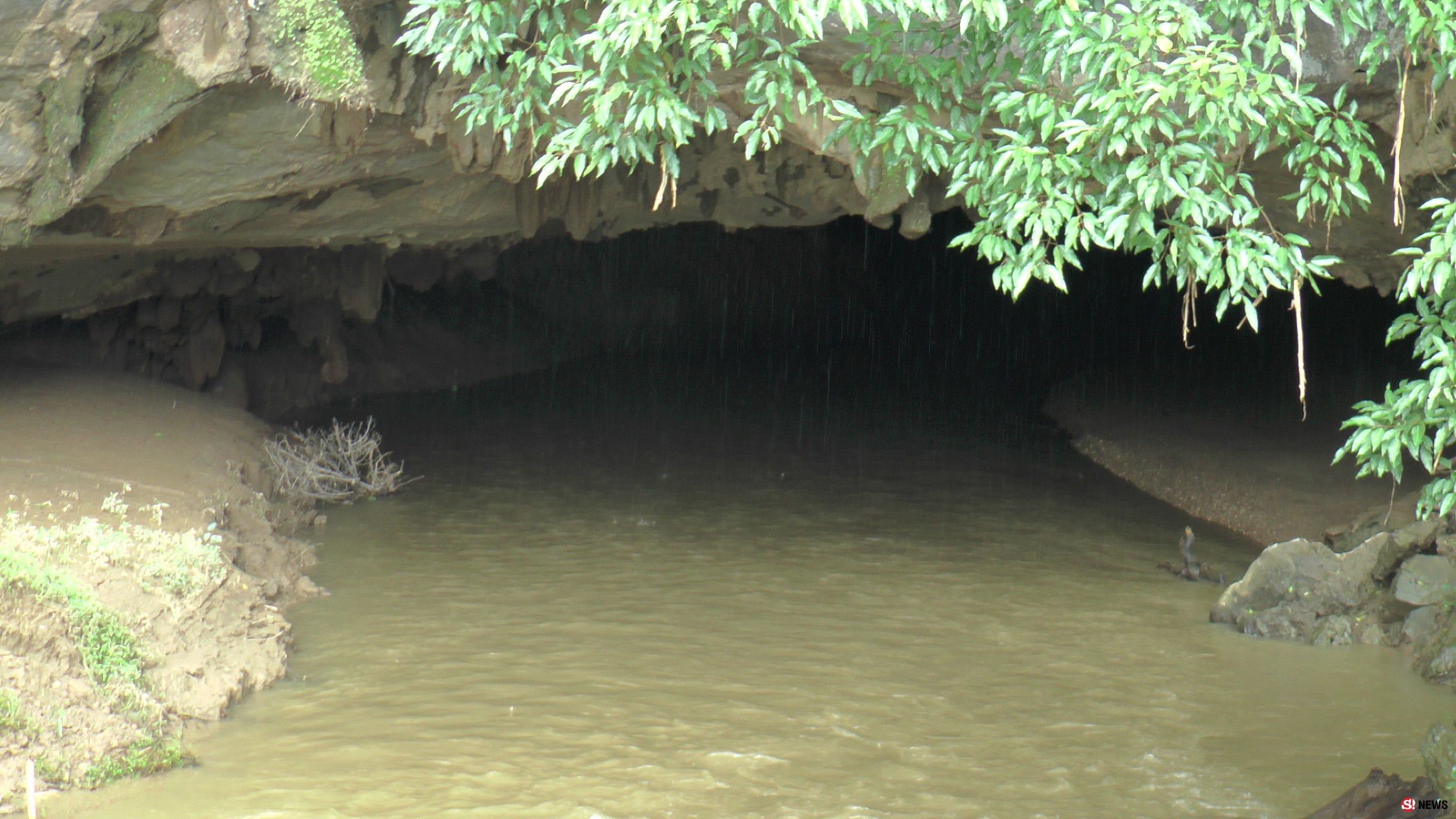 ด่วน! จนท.สั่งปิดถ้ำแม่อุสุ หลังฝนตกน้ำท่วมสูง หวั่นซ้ำรอยถ้ำหลวงเชียงราย   