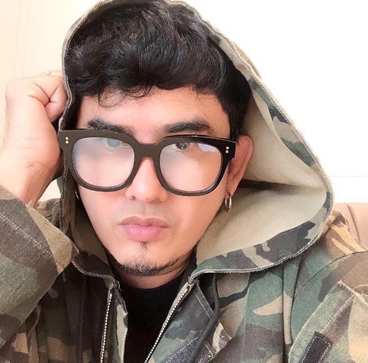 พชร์ อานนท์