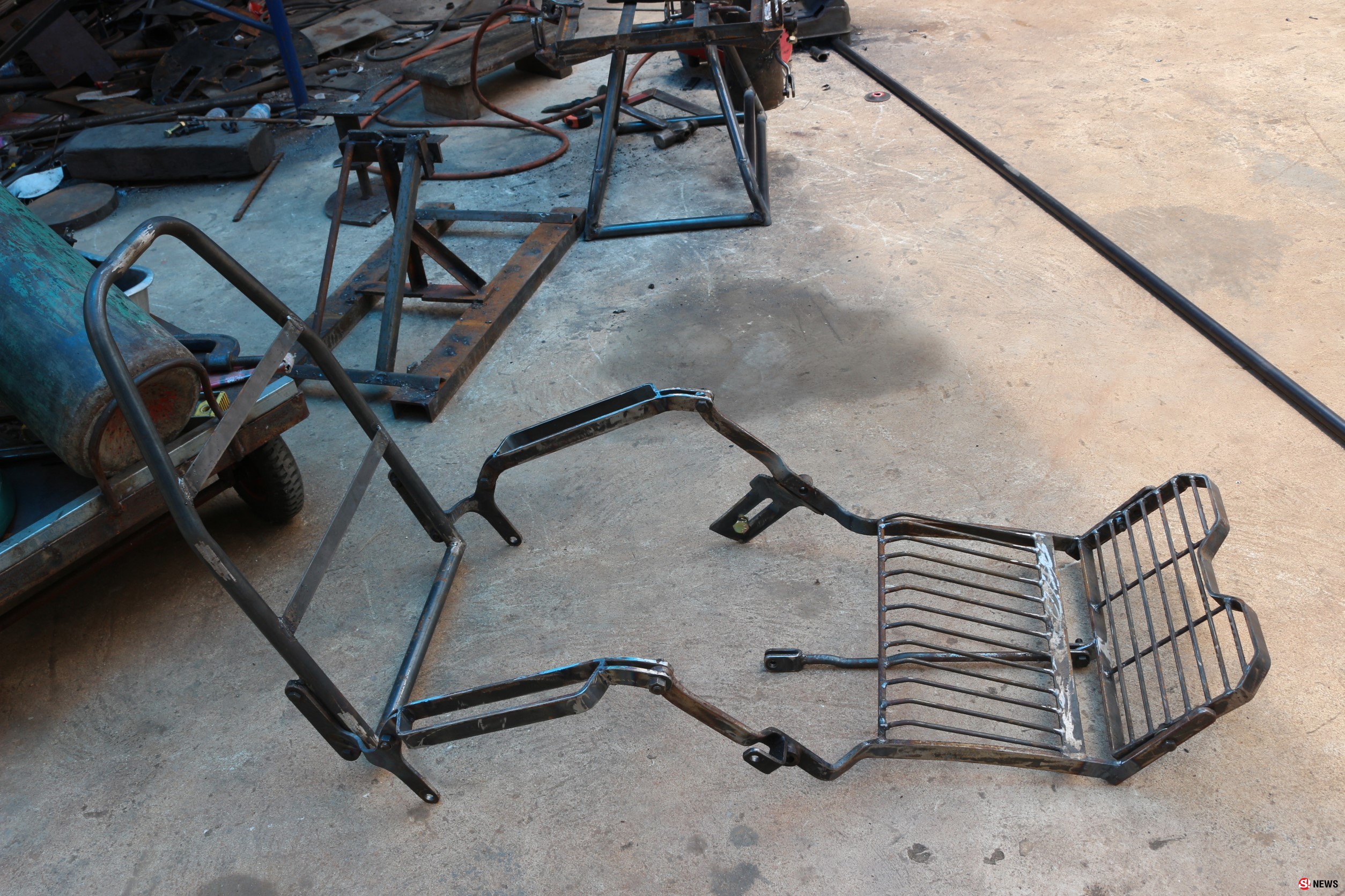 ถ้าคุณแน่อย่าแพ้ ป.4 ลุงวัย 67 ปี ประดิษฐ์เก้าอี้ช่วยผู้ป่วยหมอนรองกระดูก-ปรับเอนได้ 3 ระดับ 