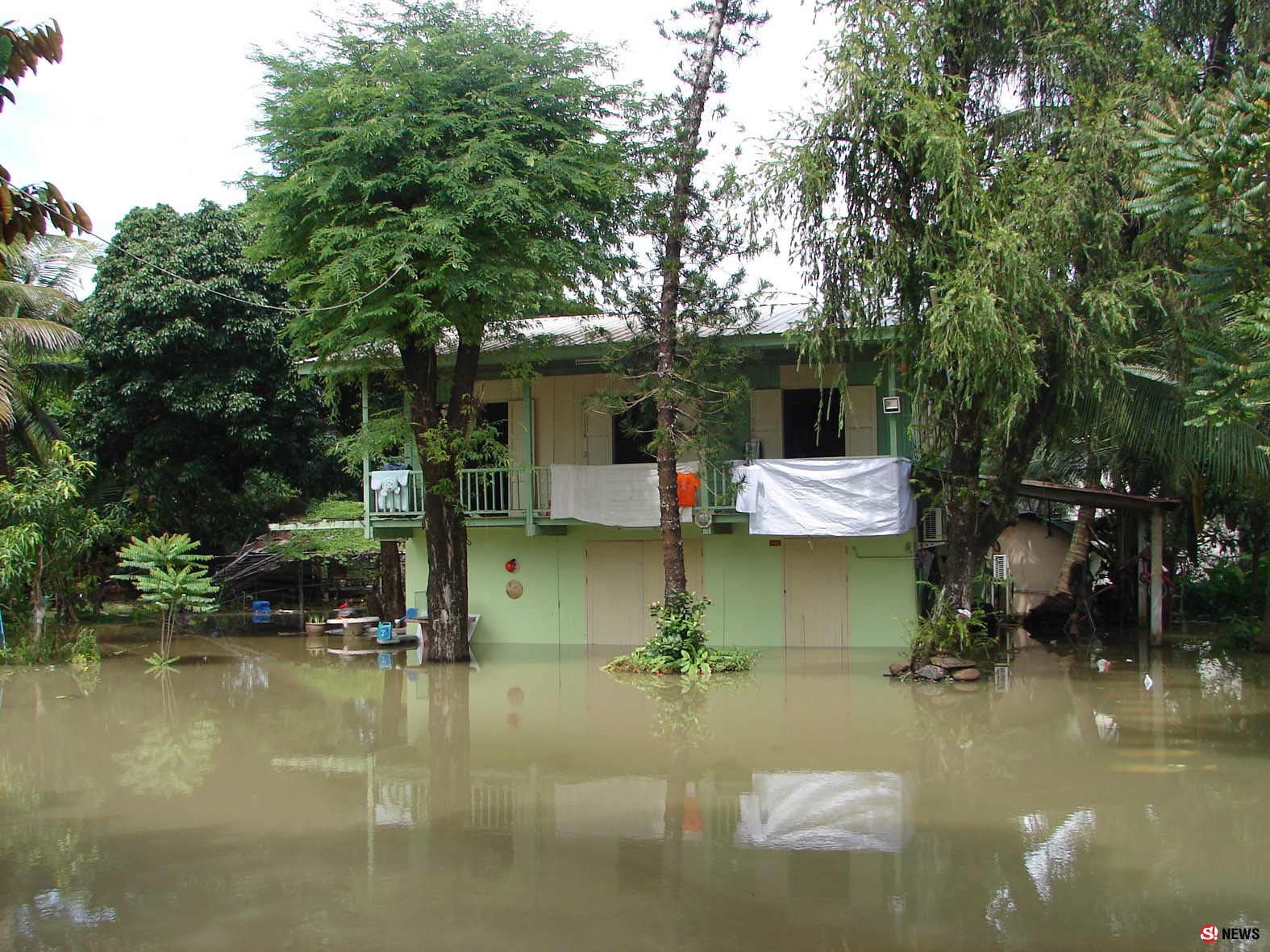 มวลน้ำระลอกแรก-วิกฤตน้ำโขงสูงท่วมทะลักแล้ว 20 บ้านราษฎรริมปาก “ลำห้วยมุก”