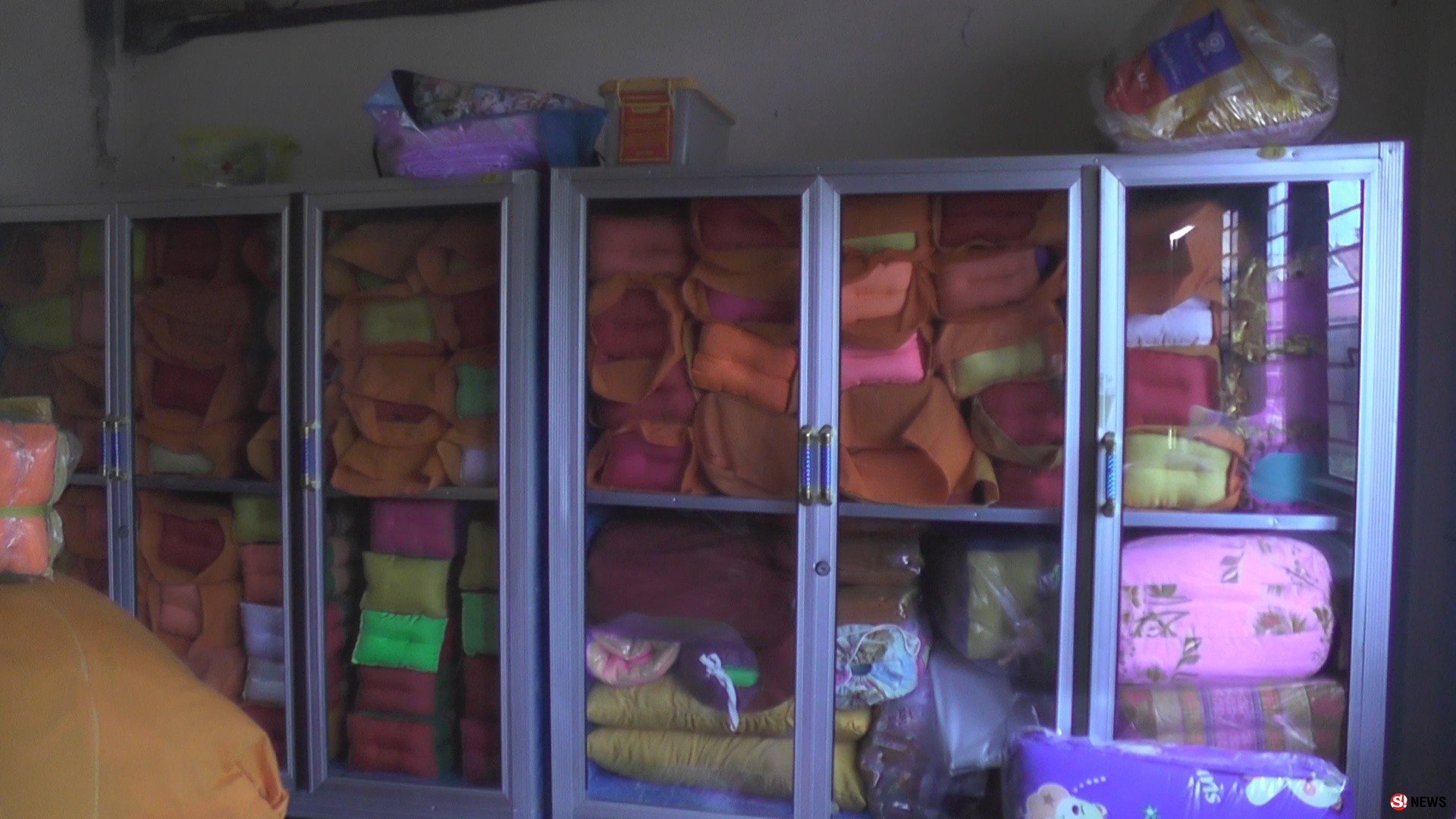 ชายหญิงคู่นรก-แสร้งขอเช่าผ้าไตรวัดดัง ก่อนย่องงัดประตูศาลาฉก 120 ไตร ซิ่งกระบะเผ่นแน่บ