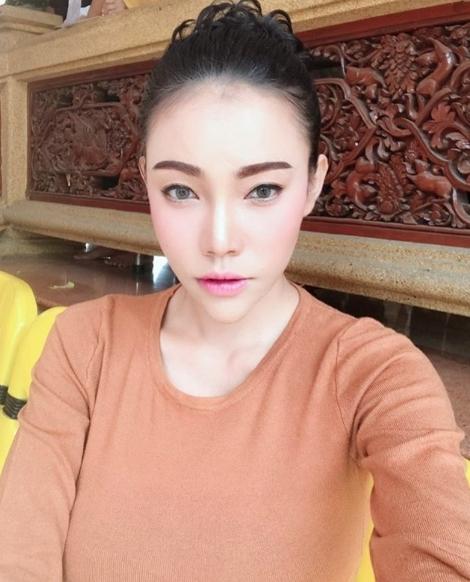 เอมมี่ อมลวรรณ