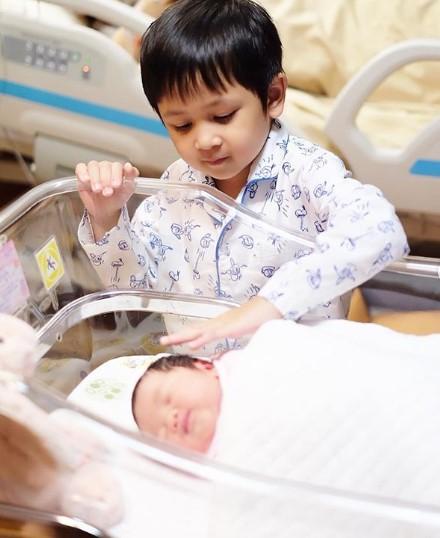 พี่โปรด น้องปาลิน