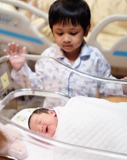 พี่โปรด น้องปาลิน