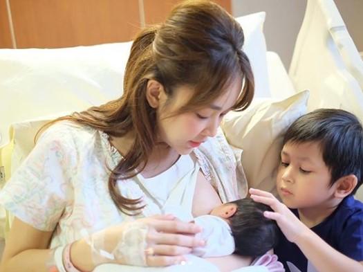 แม่เป้ย น้องโปรด น้องปาลิน