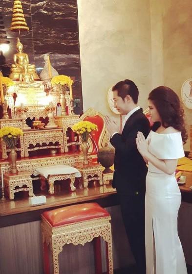 แนท บอม ทำพิธีสงฆ์