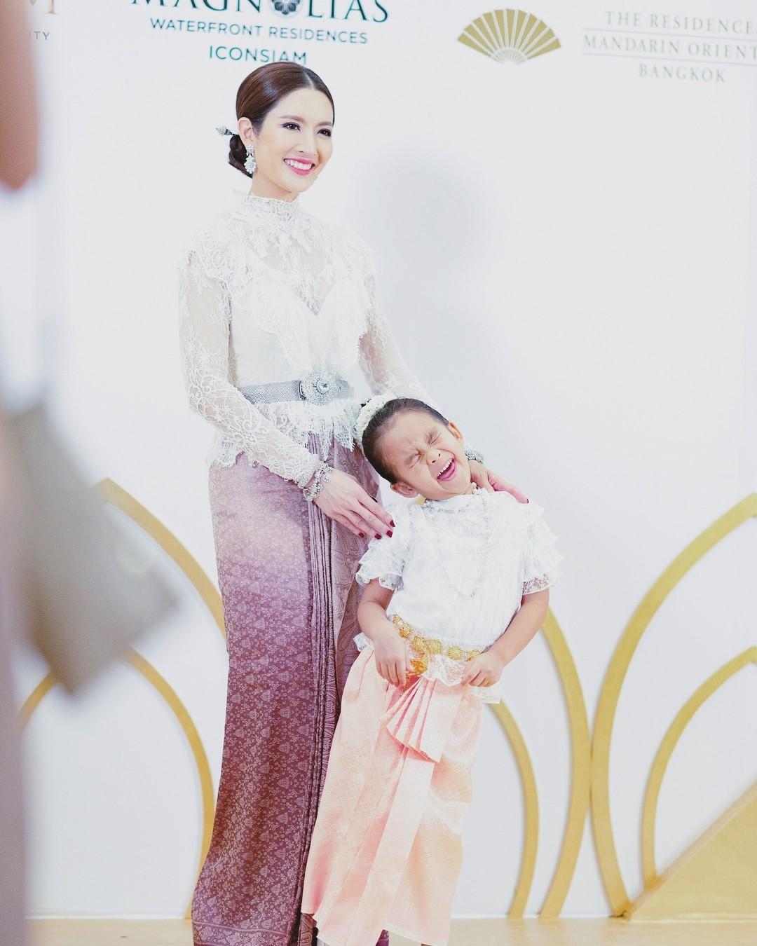 แอฟ ทักษอร น้องปีใหม่