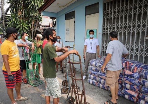 หนุ่ม กะลา