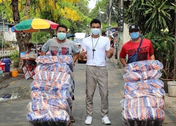 หนุ่ม กะลา