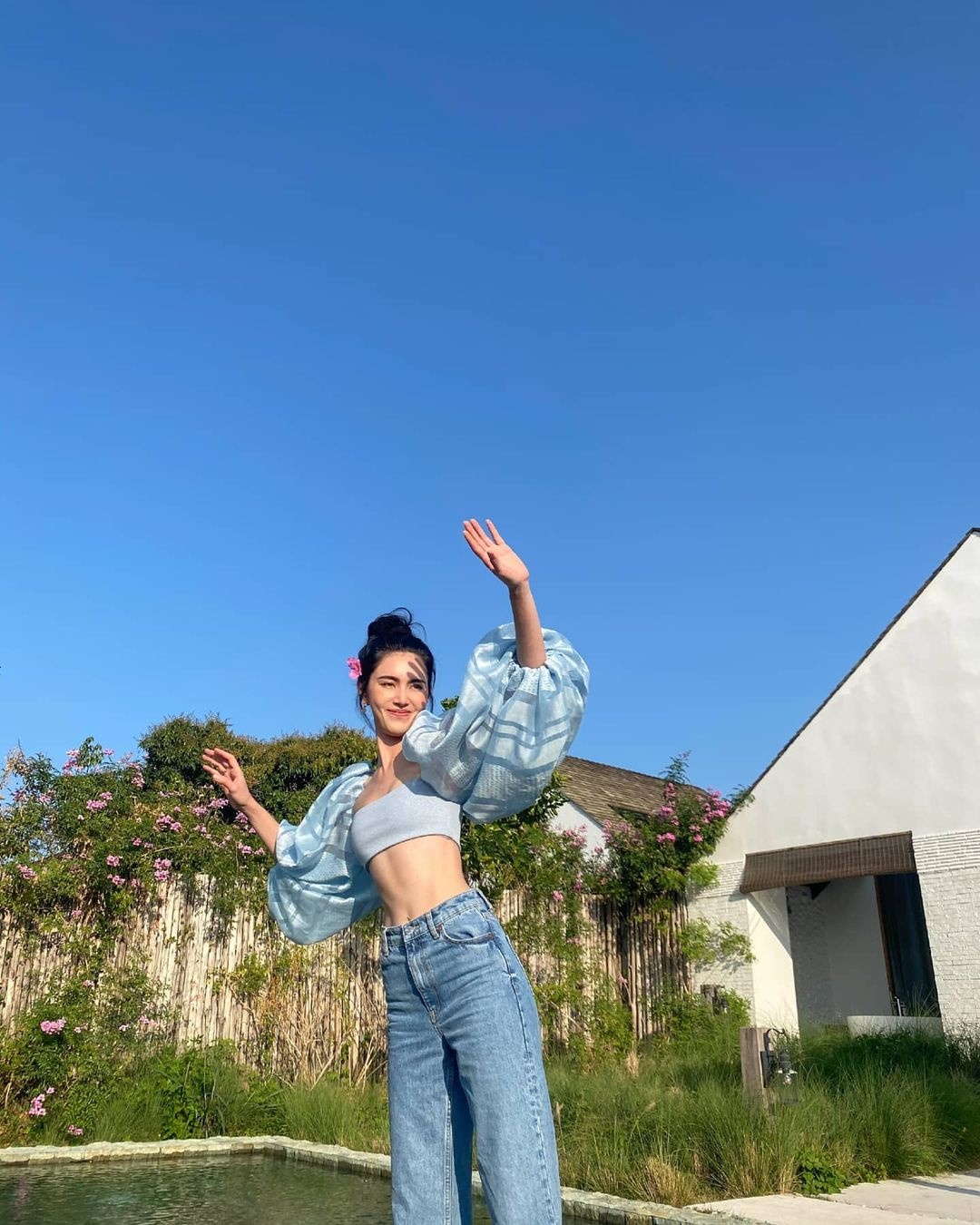 ใหม่ ดาวิกา