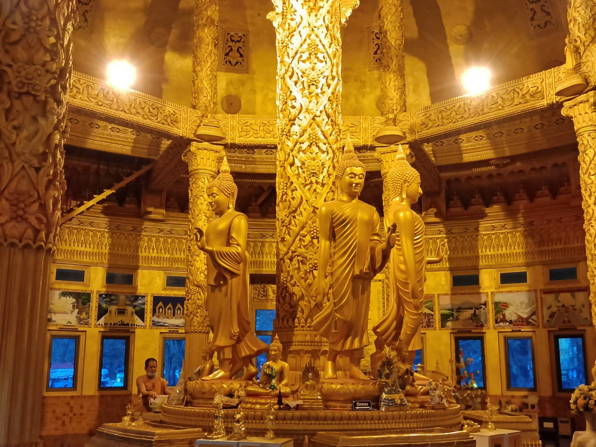 1-คอหวยยังเนืองแน่น วัดพระธาตุวาโย หลังเพิ่งโด่งดังมีชื่อได้เพียงไม่นาน