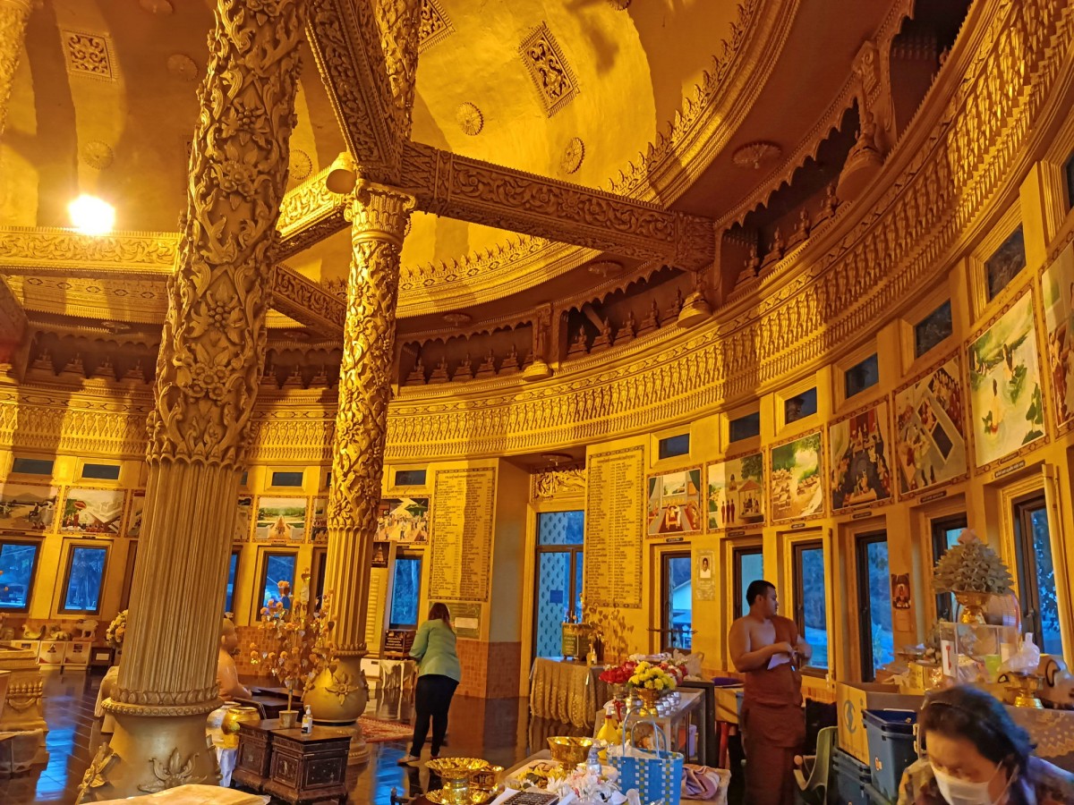 1-คอหวยยังเนืองแน่น วัดพระธาตุวาโย หลังเพิ่งโด่งดังมีชื่อได้เพียงไม่นาน