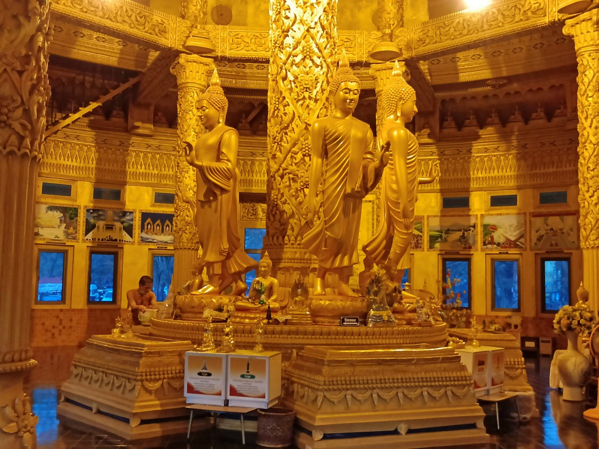 1-คอหวยยังเนืองแน่น วัดพระธาตุวาโย หลังเพิ่งโด่งดังมีชื่อได้เพียงไม่นาน