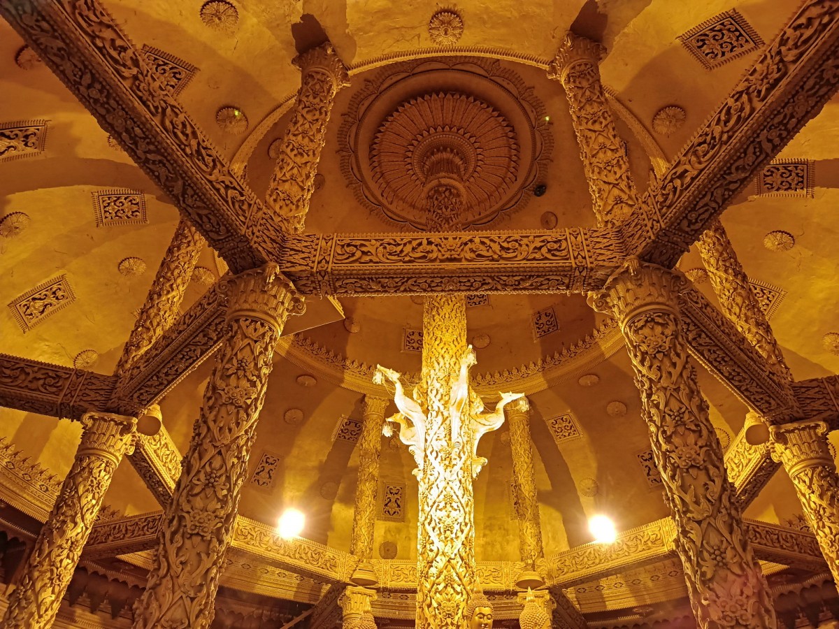 1-คอหวยยังเนืองแน่น วัดพระธาตุวาโย หลังเพิ่งโด่งดังมีชื่อได้เพียงไม่นาน