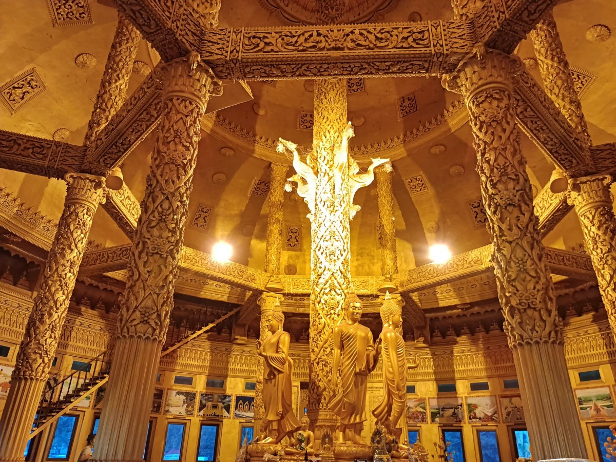 1-คอหวยยังเนืองแน่น วัดพระธาตุวาโย หลังเพิ่งโด่งดังมีชื่อได้เพียงไม่นาน