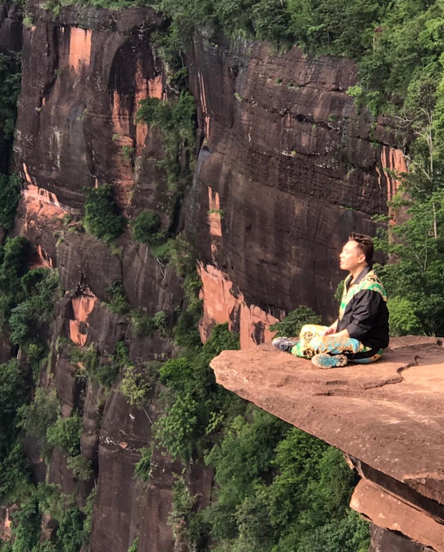 มดดำ ถ้ำนาคา