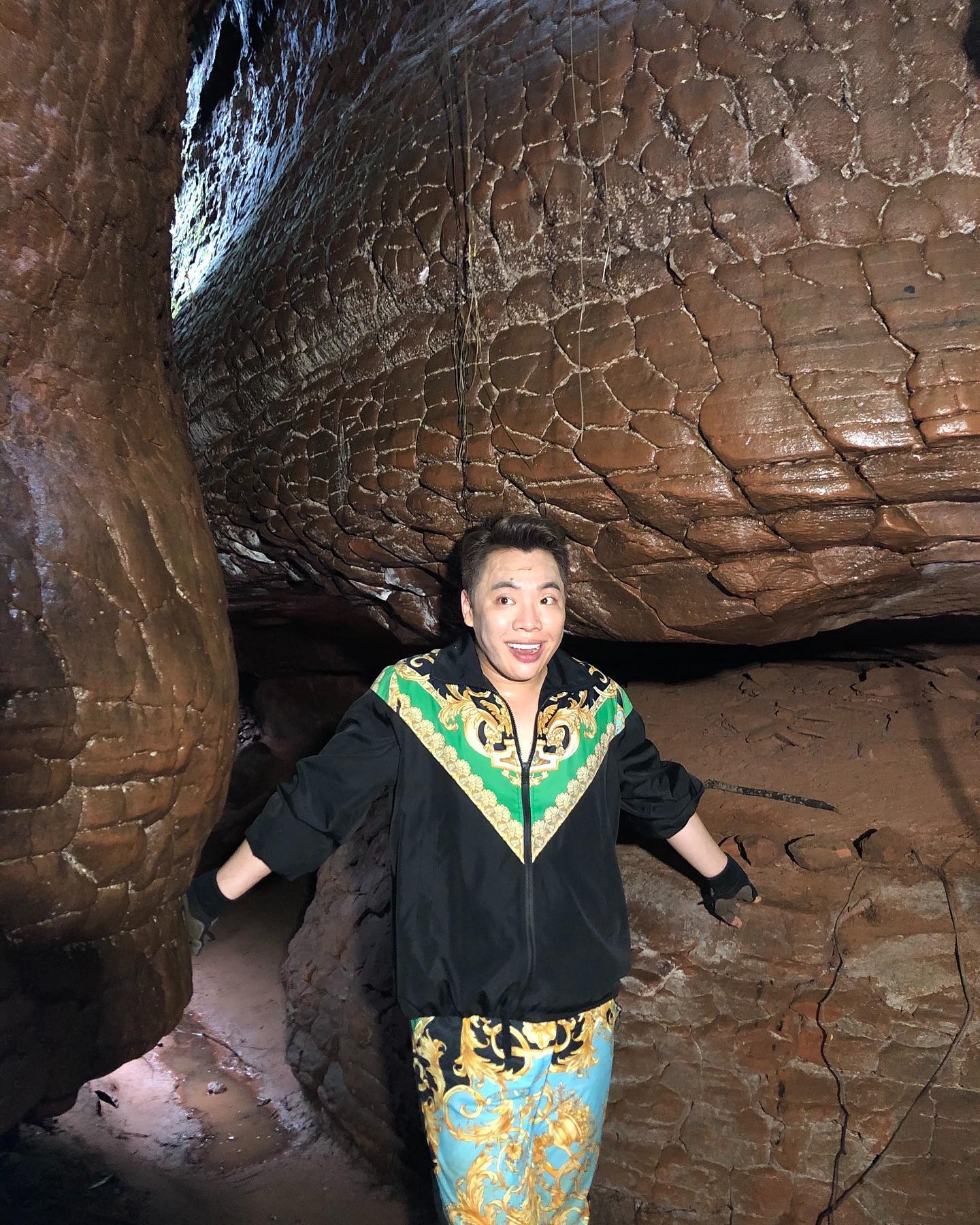 มดดำ ถ้ำนาคา